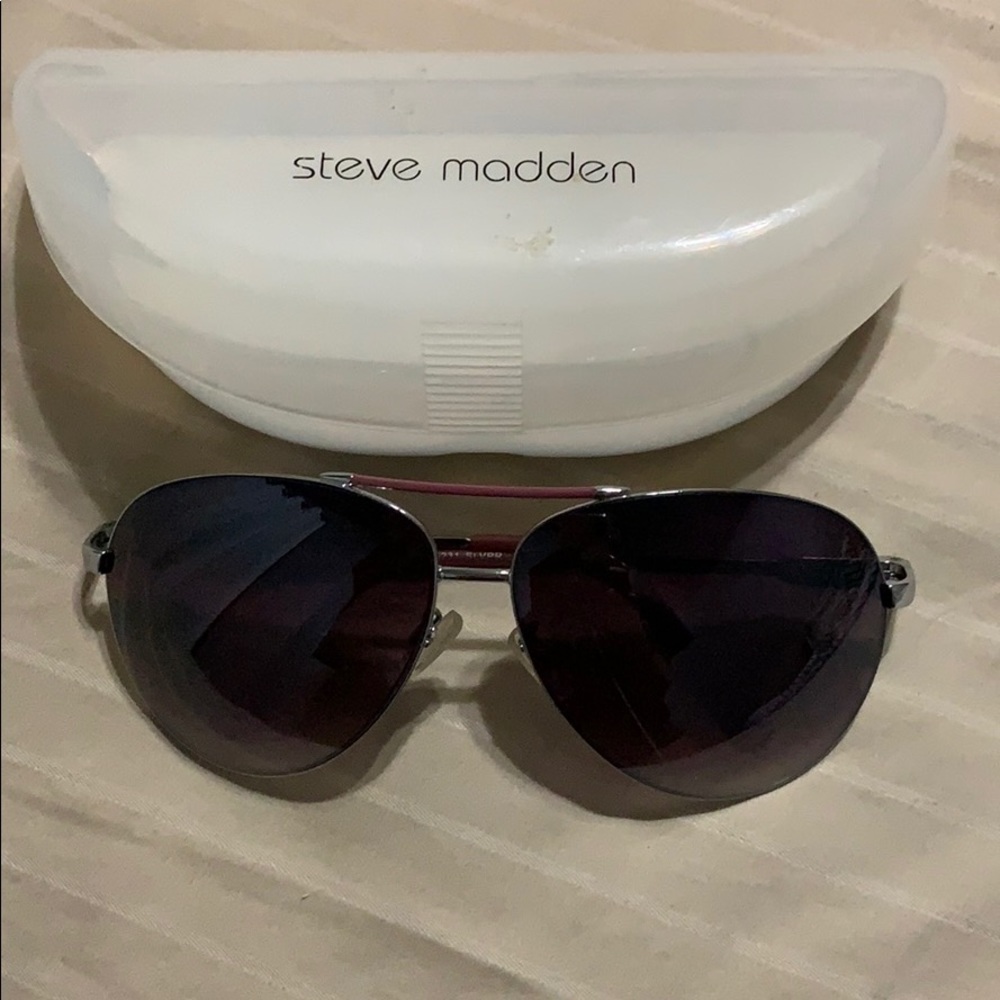 Steve Madden Aviator Sunglasses